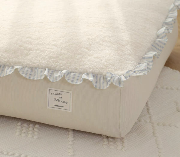 Snowy White Cake Cushion Bed