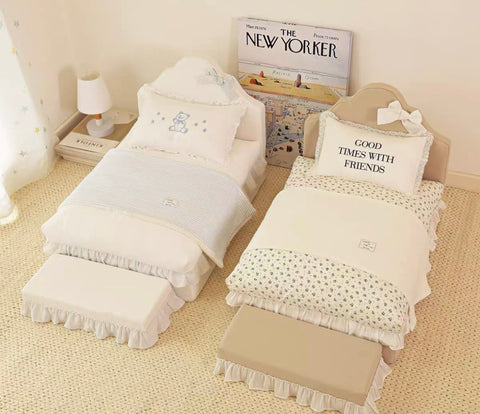 Coffee Mix Baby White Realistic Mini Bed